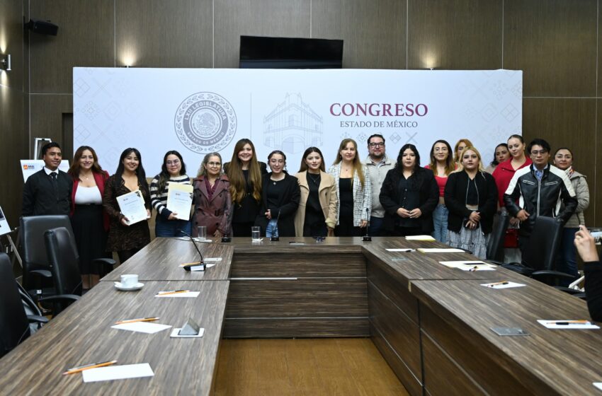  VISIBILIZA ANAI ESPARZA A MUJERES EN POLÍTICA CON EXPOSICIÓN
